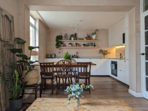 Shoreditch-Hoxton Stylish Split Level Flat